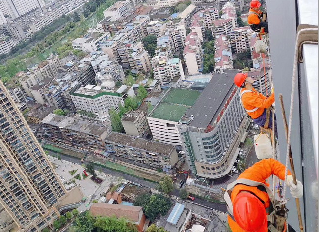 成都龙湖上城高空外墙清洗